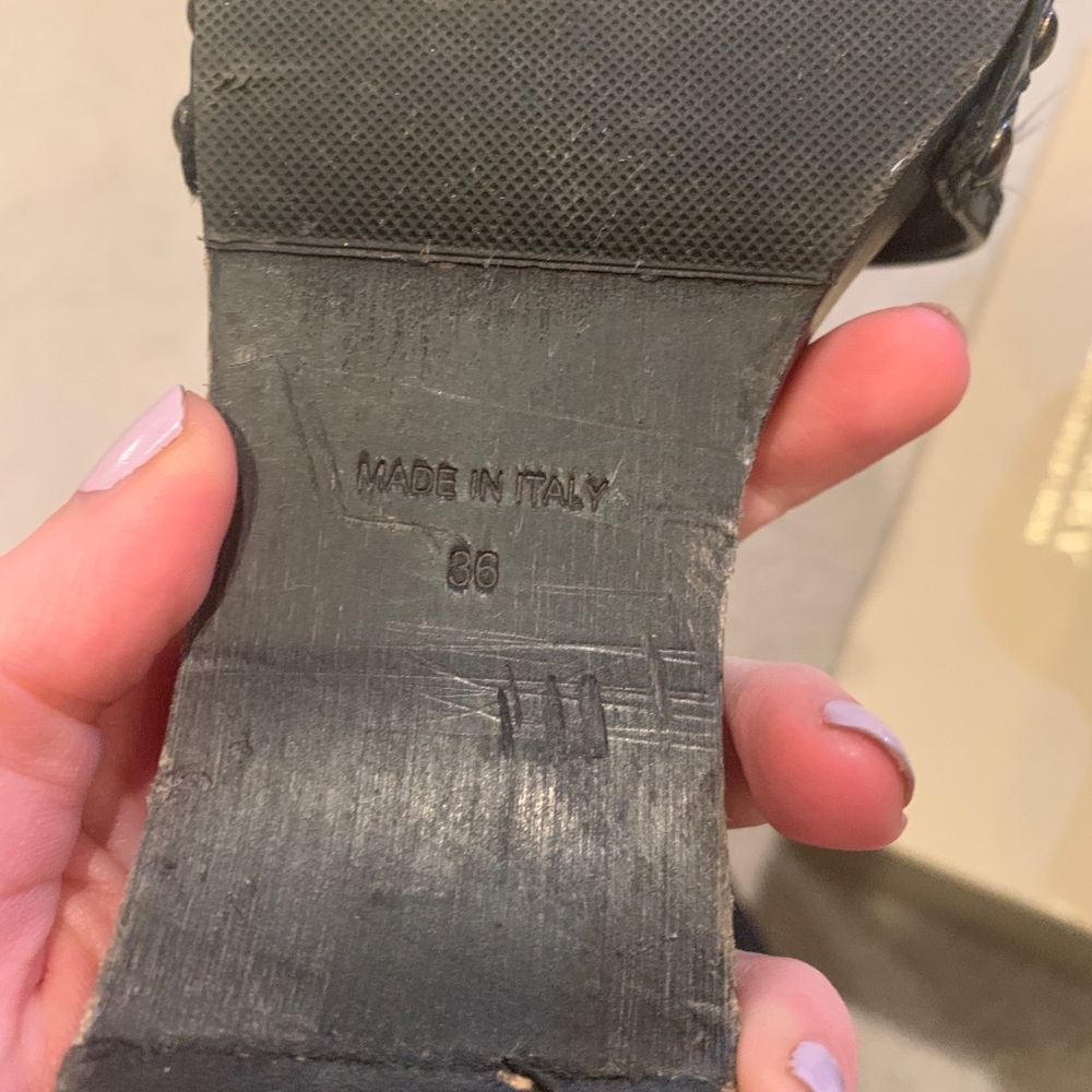 Vintage Burberry Sandals - Picture 4 of 5